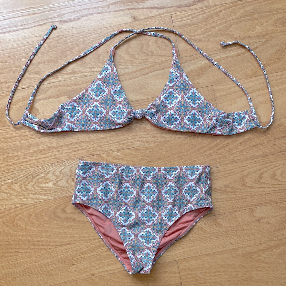 O’Neill Two Piece Bikini Swimsuit Size JR 12 New Condition